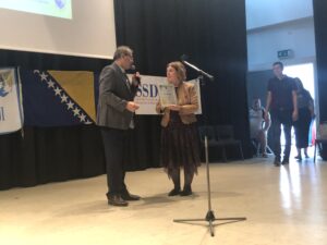 Magnificent meeting of BiH supplementary schools in Great Britain: HE DOESN'T HAVE BOSNIA FOR ME... IMG 5313 300x225