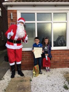 Santa Claus knocked on the doors of children in Coventry: along with gifts, he brought testimonials and thank you notes.. 5 225x300