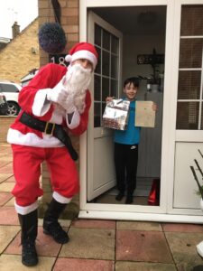 Santa Claus knocked on the doors of children in Coventry: along with gifts, he brought testimonials and thank you notes.. 7 225x300