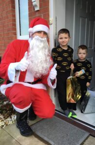 Santa Claus knocked on the doors of children in Coventry: along with gifts, he brought testimonials and thank you notes.. 9 196x300