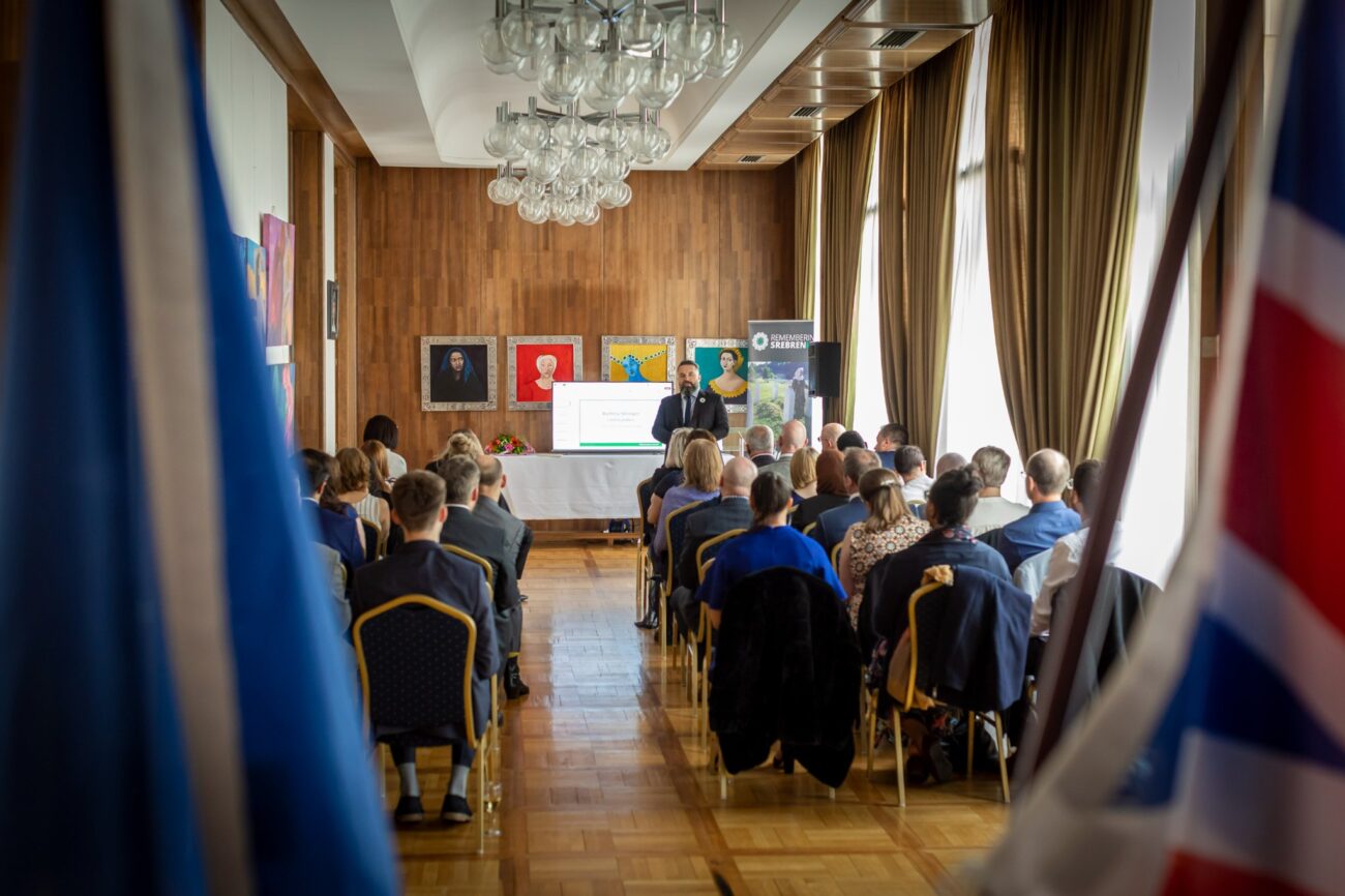 Embassy of Bosnia and Herzegovina in London: Graduation ceremony for students of the \"Building Stronger Communities\" program 280122653 325698136372465 2997841016710318643 N