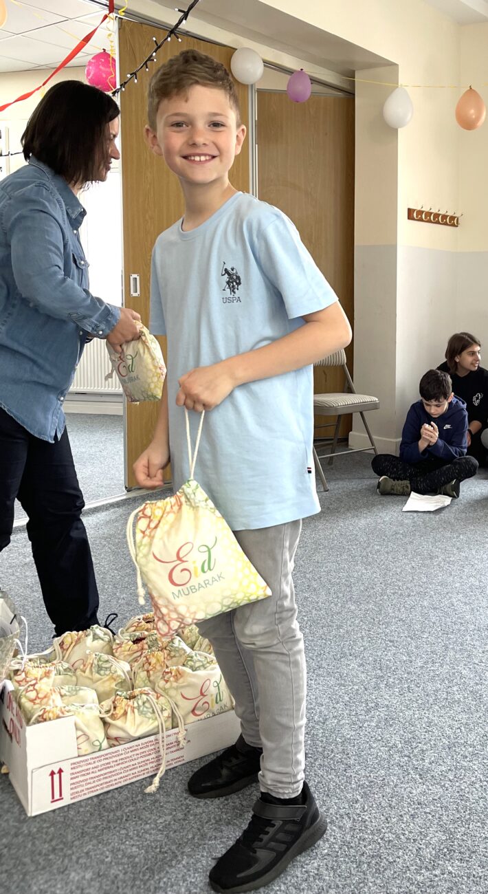 BH supplementary school Birmingham: Distribution of Eid packages IMG 2324