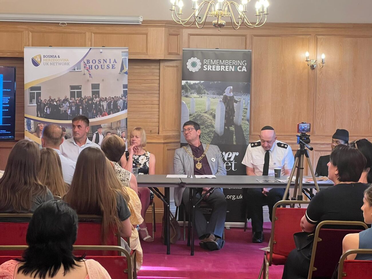 Great Britain, Mayor of Coventry: We bear witness that the evil of Srebrenica is not, will not and must not be forgotten. Efe4f855 A0ed 415a 8f77 6110cdfca267